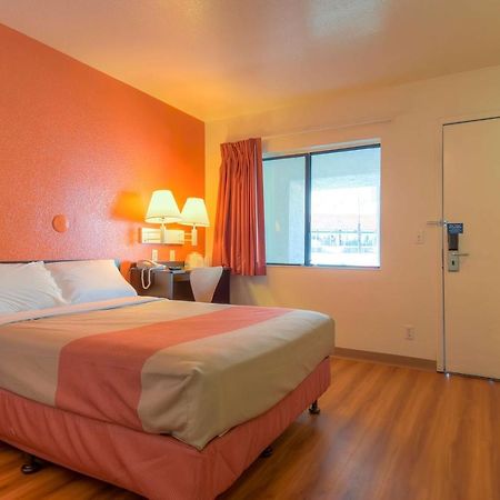 Motel 6-Palm Springs, Ca - Downtown Bagian luar foto