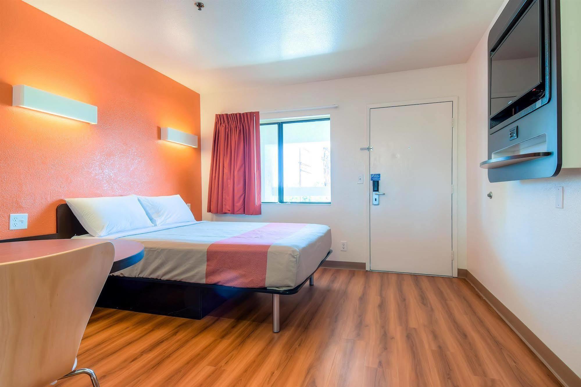 Motel 6-Palm Springs, Ca - Downtown Bagian luar foto