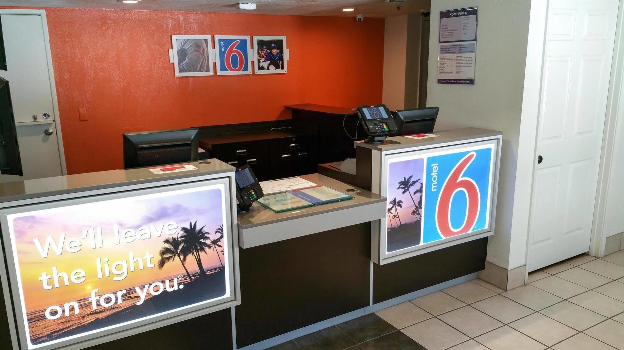 Motel 6-Palm Springs, Ca - Downtown Bagian luar foto
